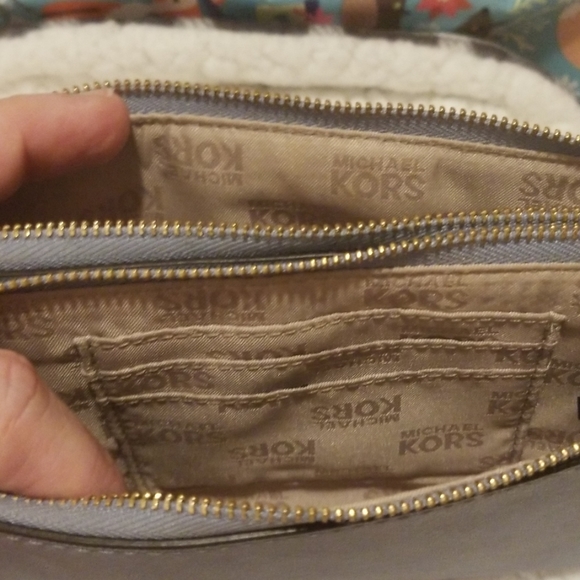 Michael Kors leather wristlet - Picture 4 of 8